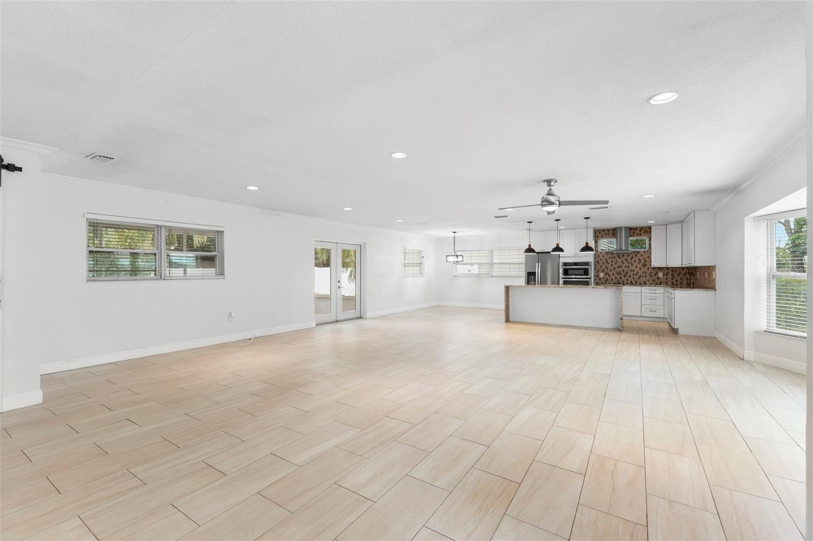 125 Carlyle Drive, FL