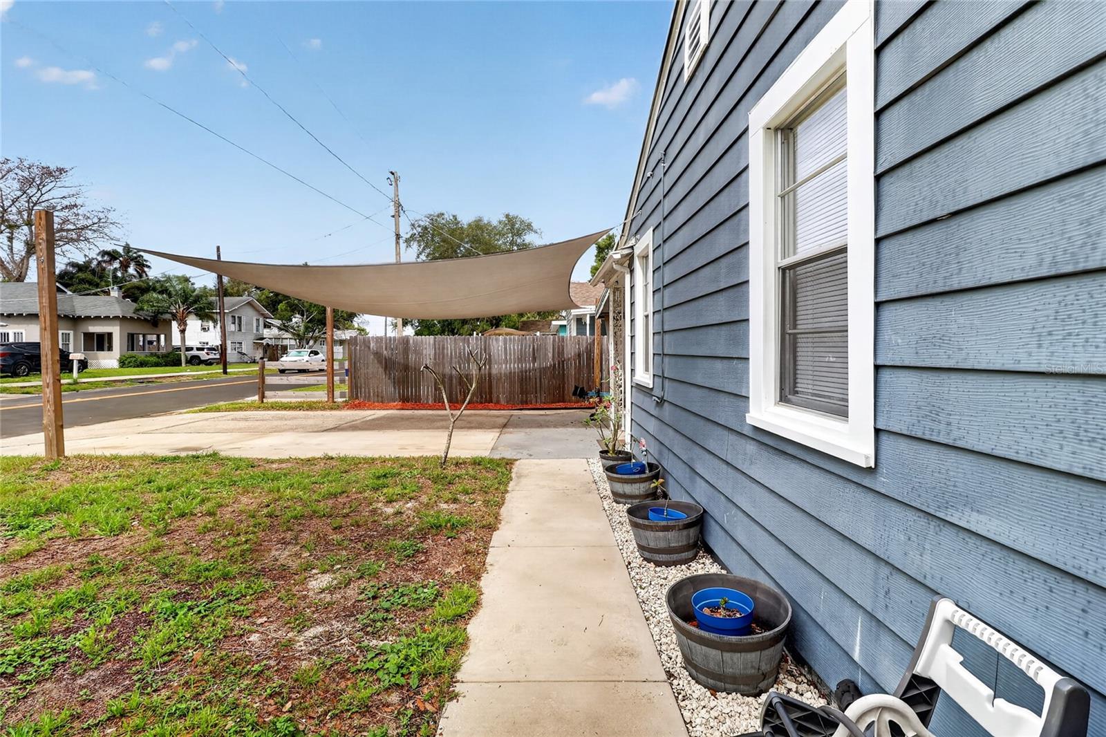 221 Avenue F, FL