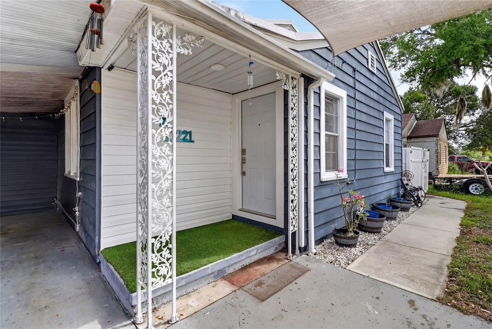 221 Avenue F, FL