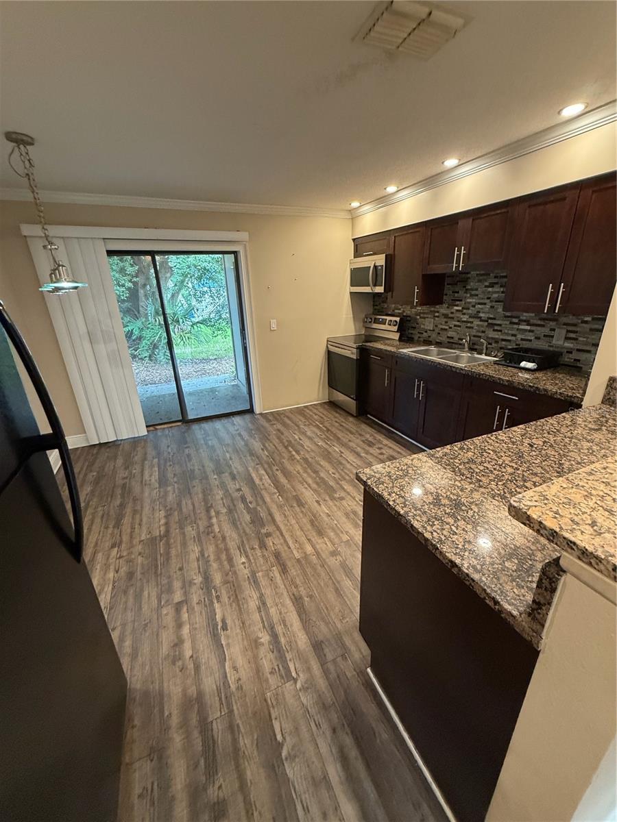 447 6th Avenue, FL