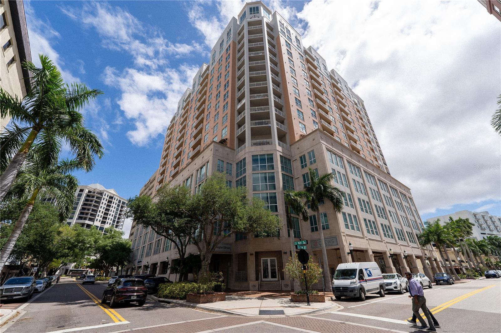 1350 Main Street, FL