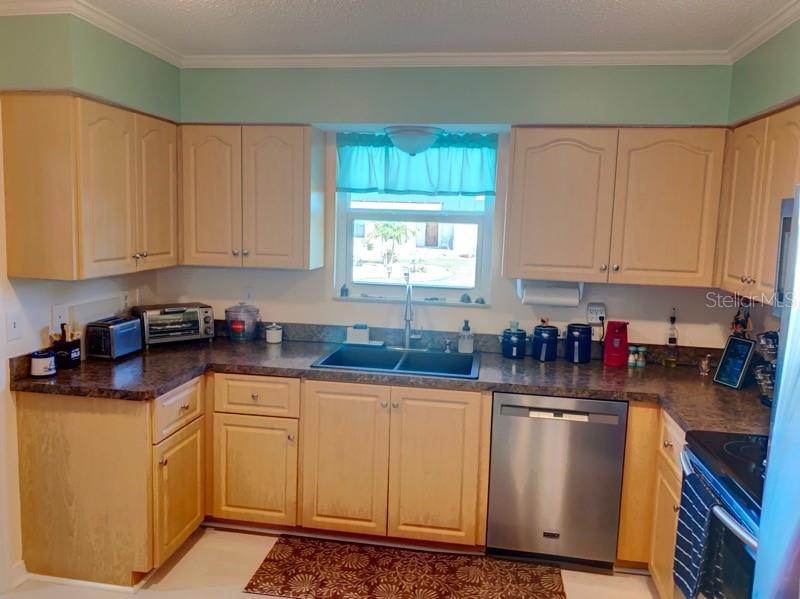323 Dolphin Parkway, FL
