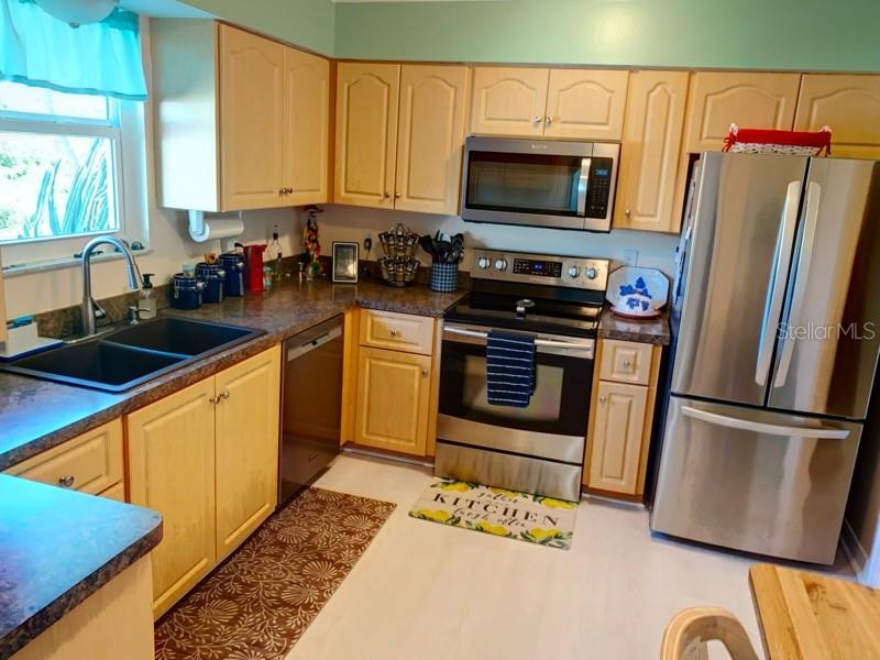 323 Dolphin Parkway, FL
