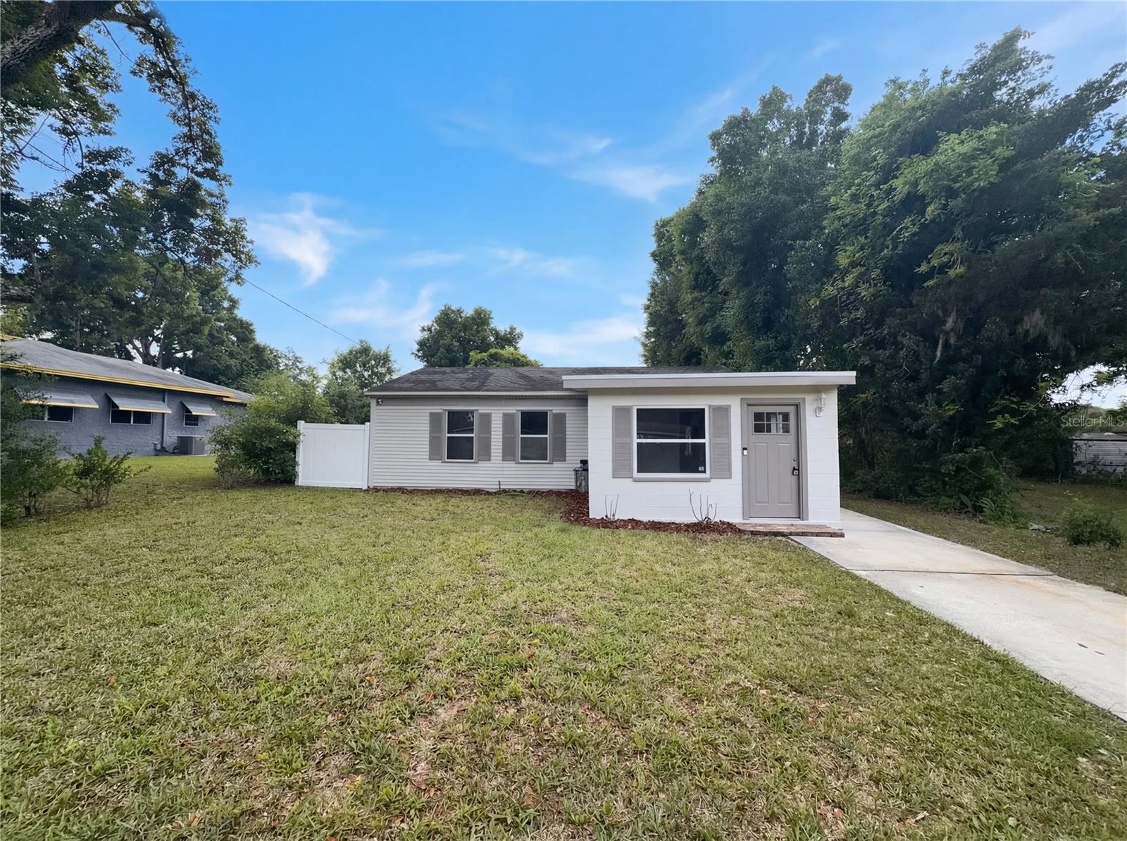 324 Bassedena Circle, FL