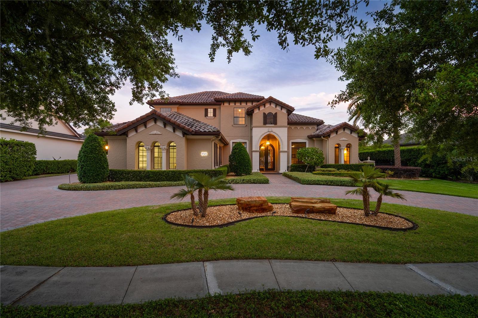 859 Isle Point, FL