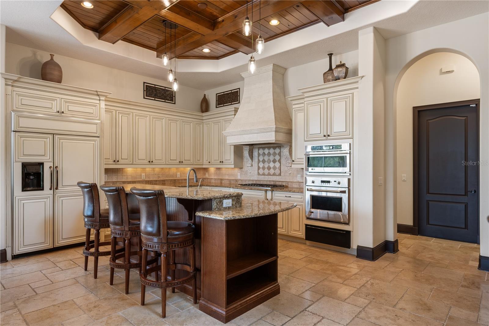 859 Isle Point, FL