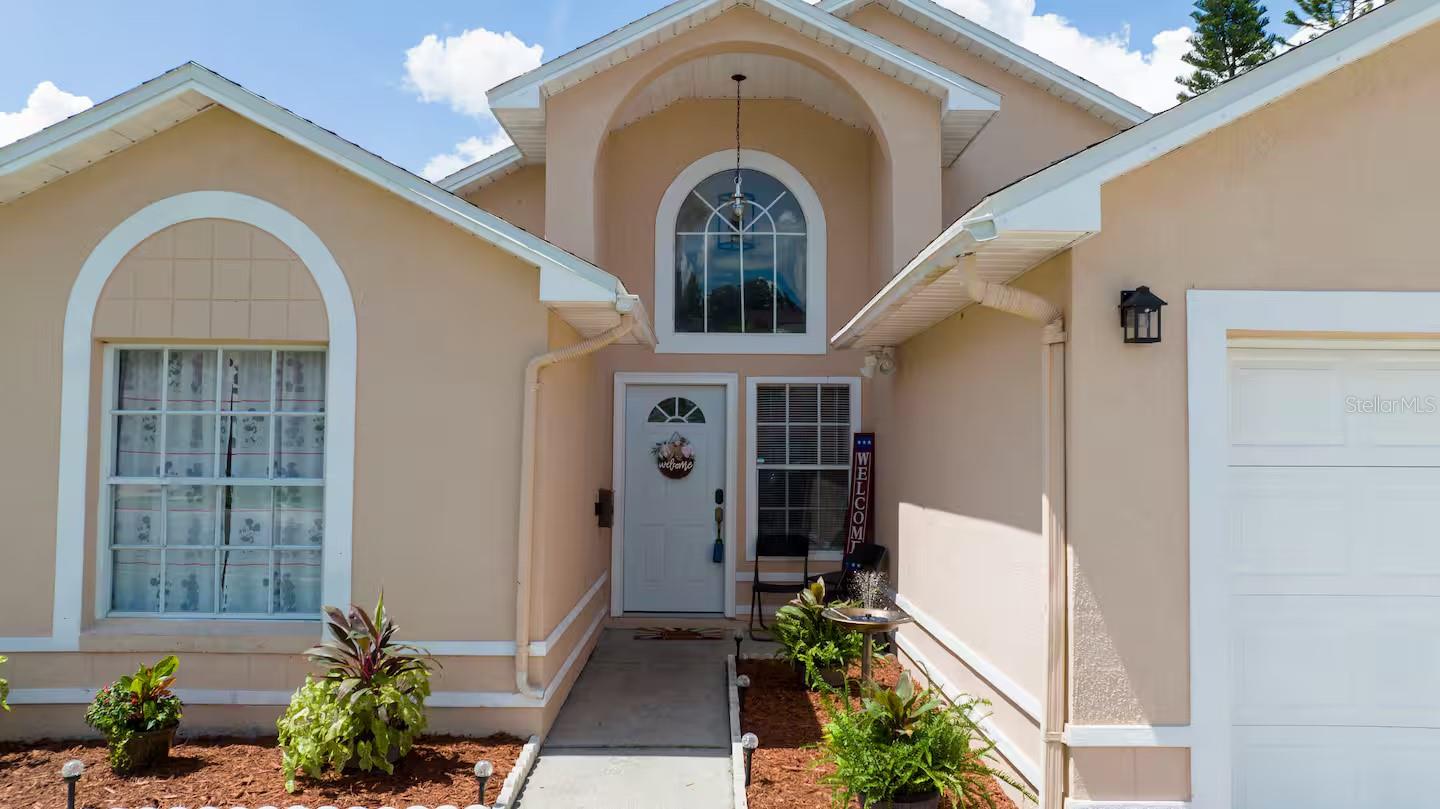 751 Country Woods Circle, FL