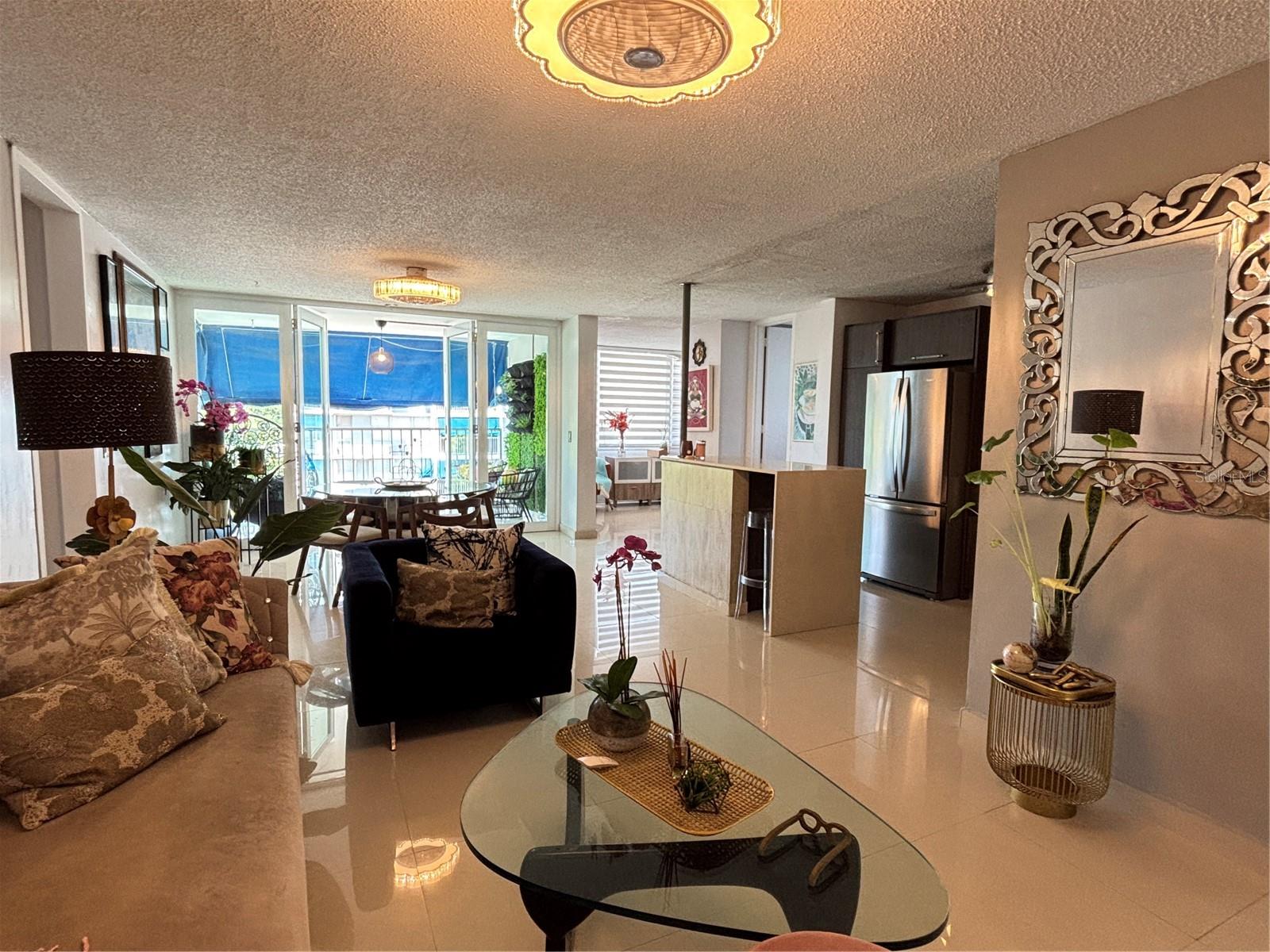1248 Av. Luis Vigoreaux, PR