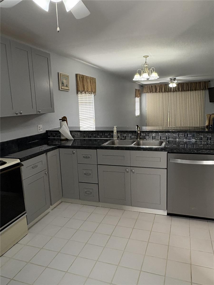 175 Kings Highway, FL