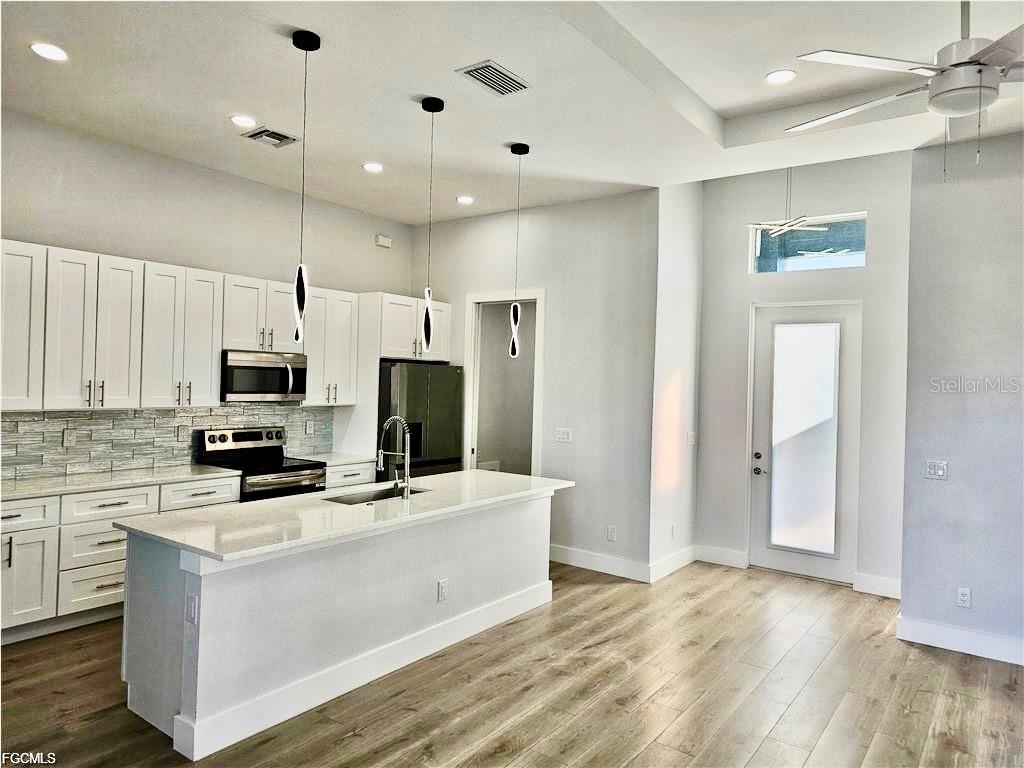 1425 1st Street, FL