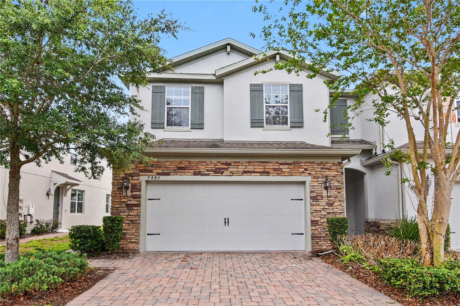 7485 Aloma Pines Court, FL