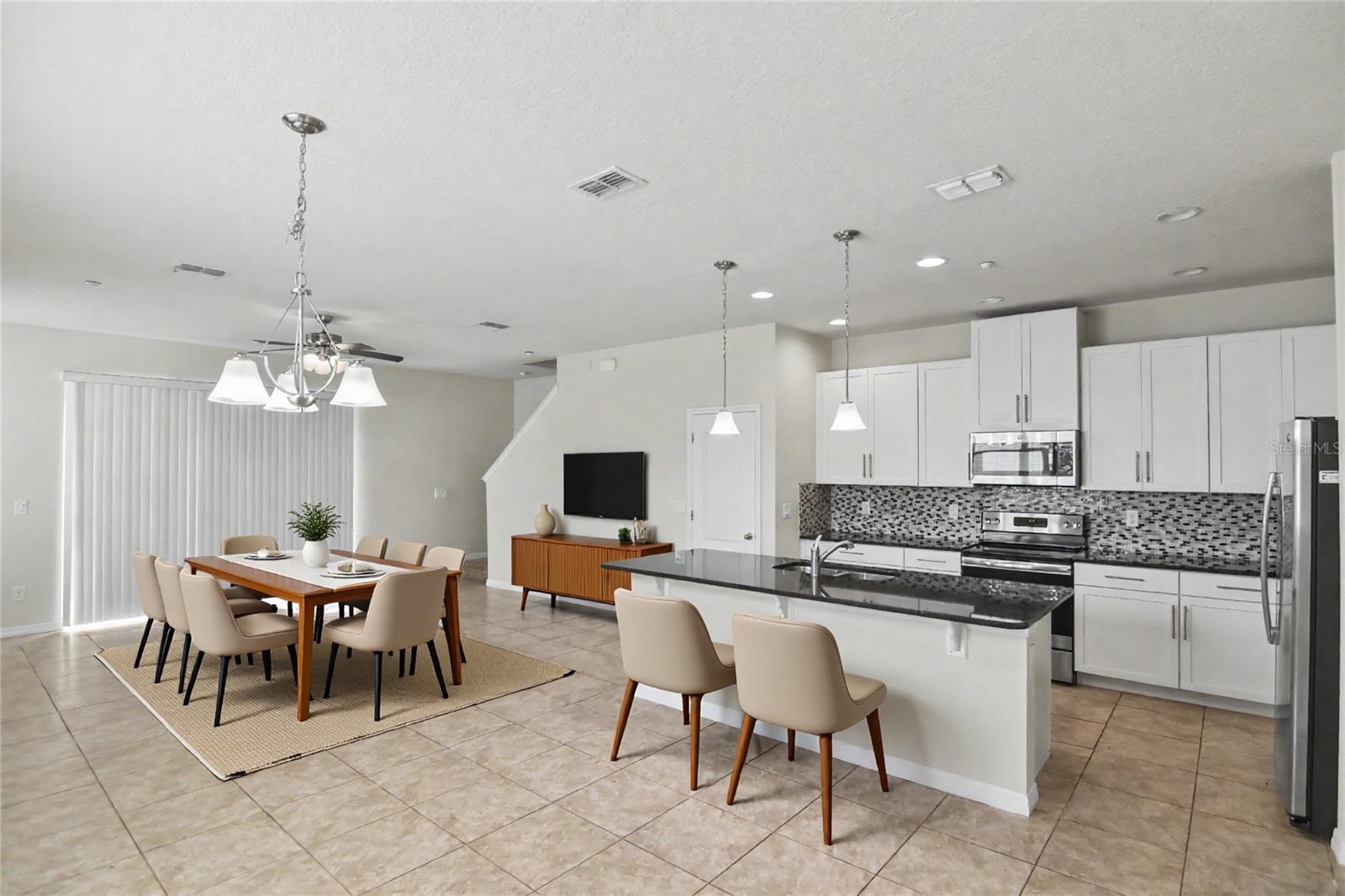 7485 Aloma Pines Court, FL