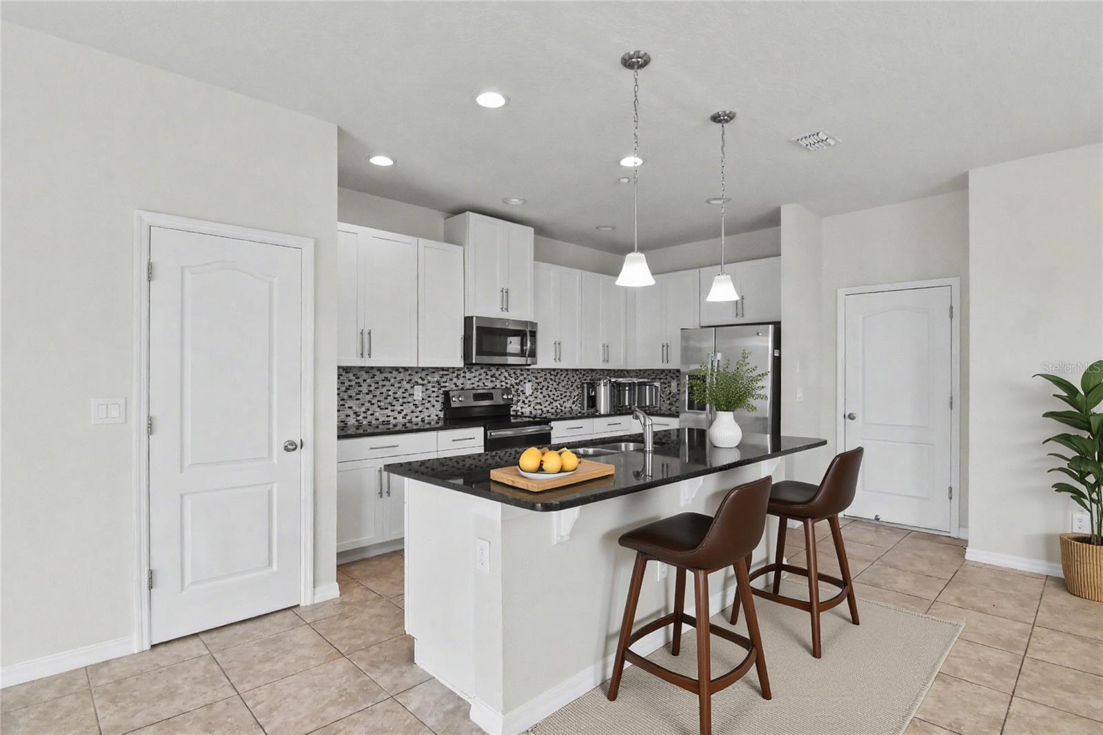 7485 Aloma Pines Court, FL