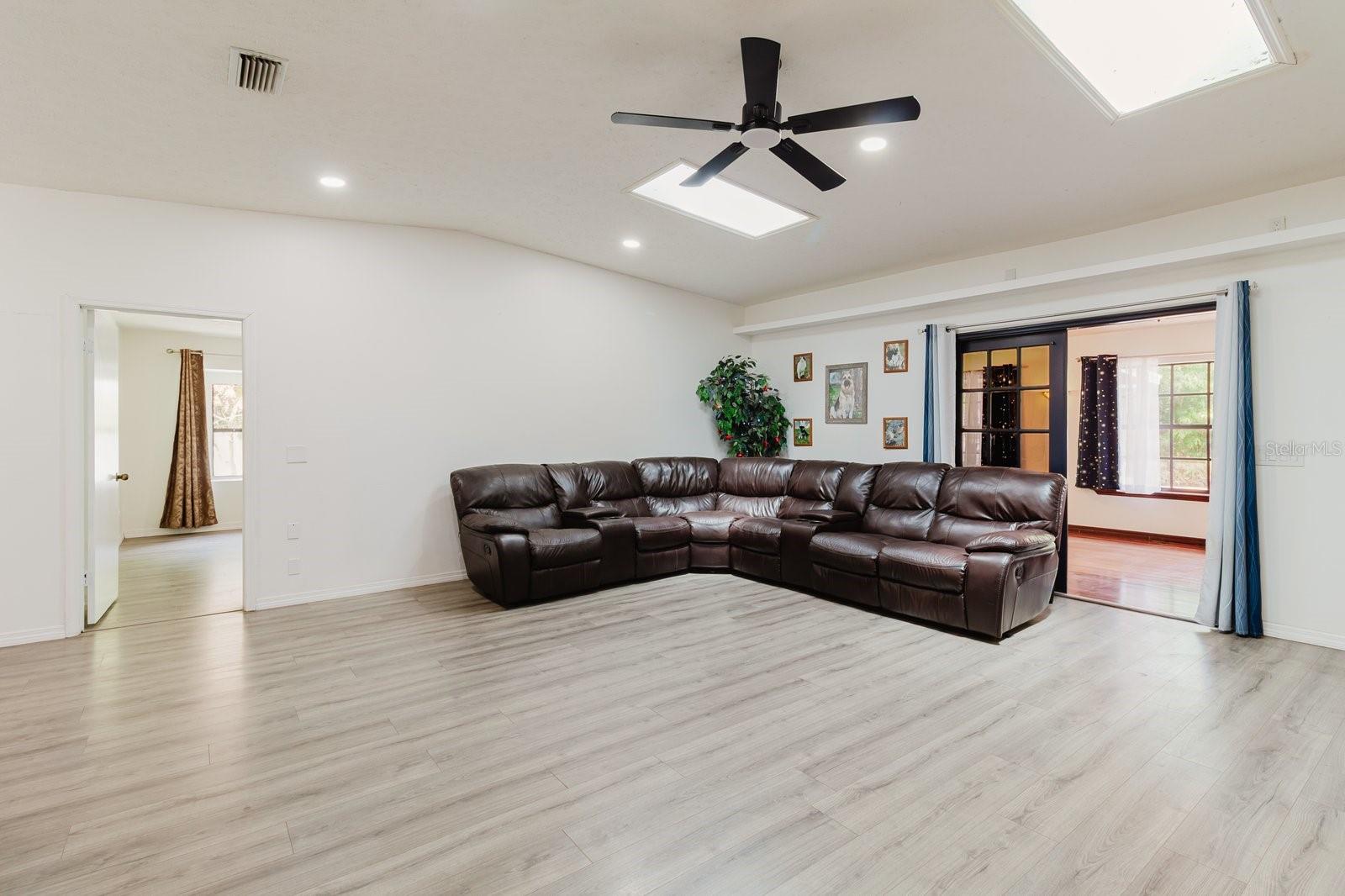 5402 Swallow Drive, FL