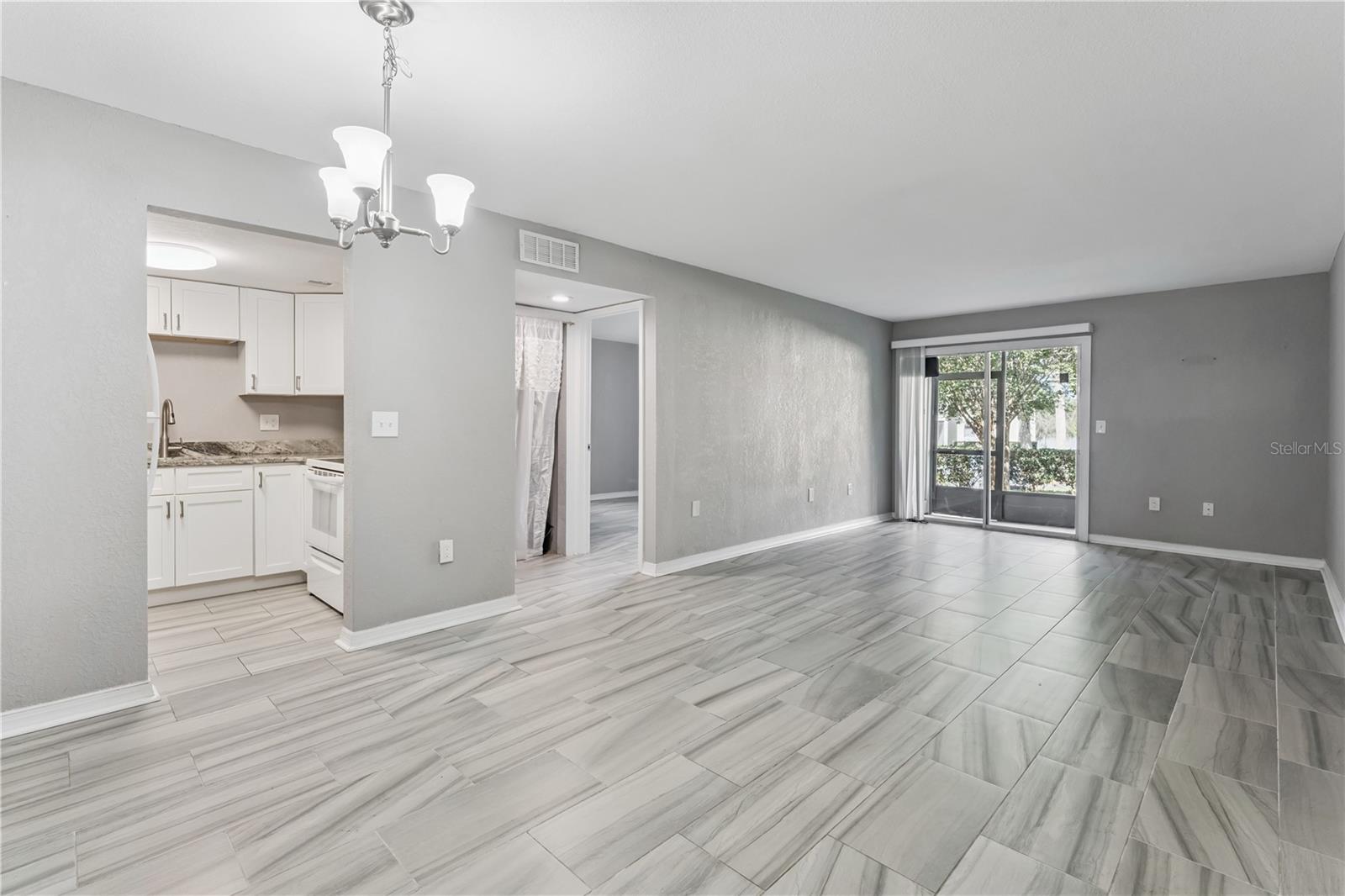 950 Lake Destiny Road, FL