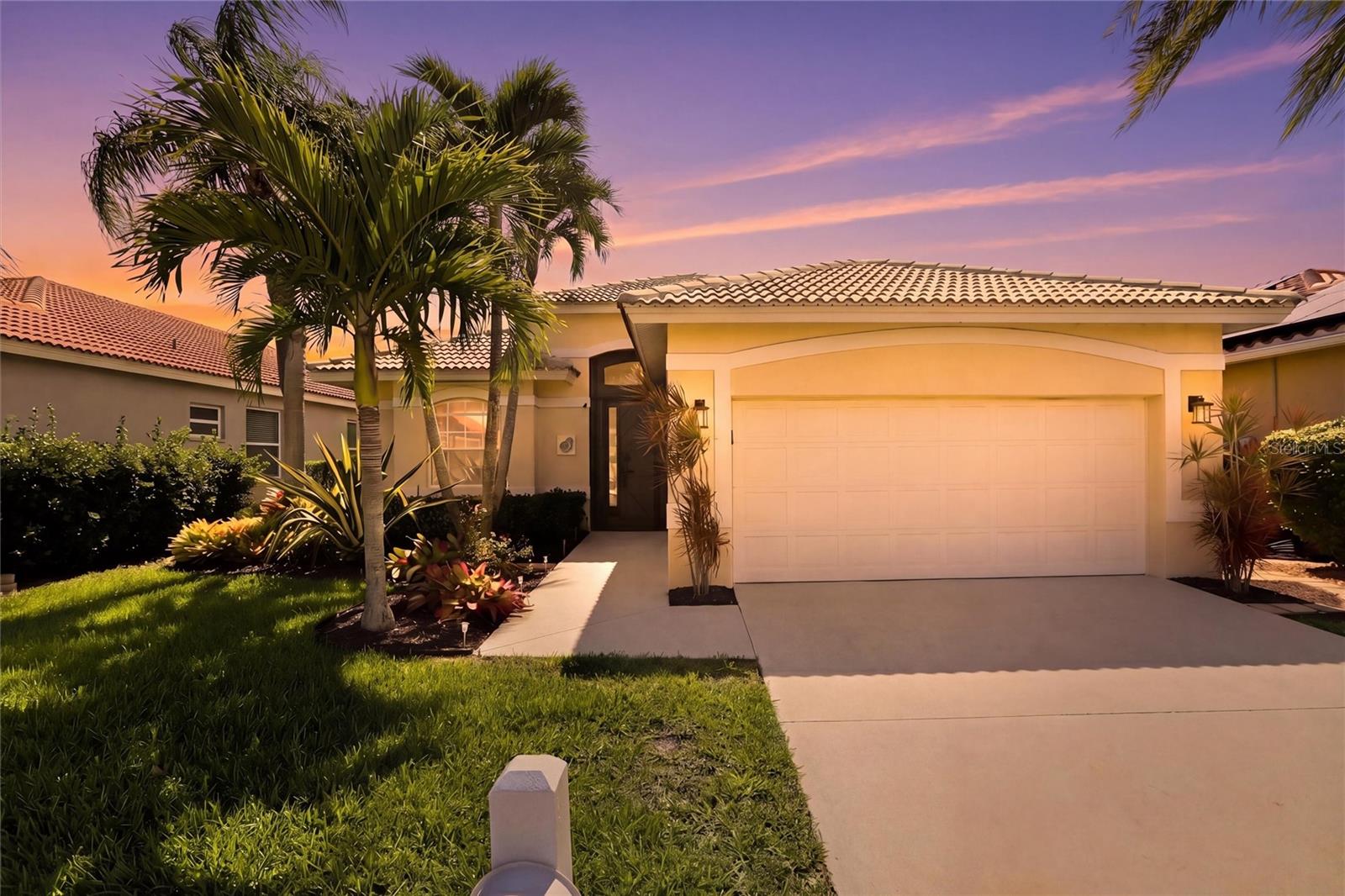 11198 Lakeland Circle, FL
