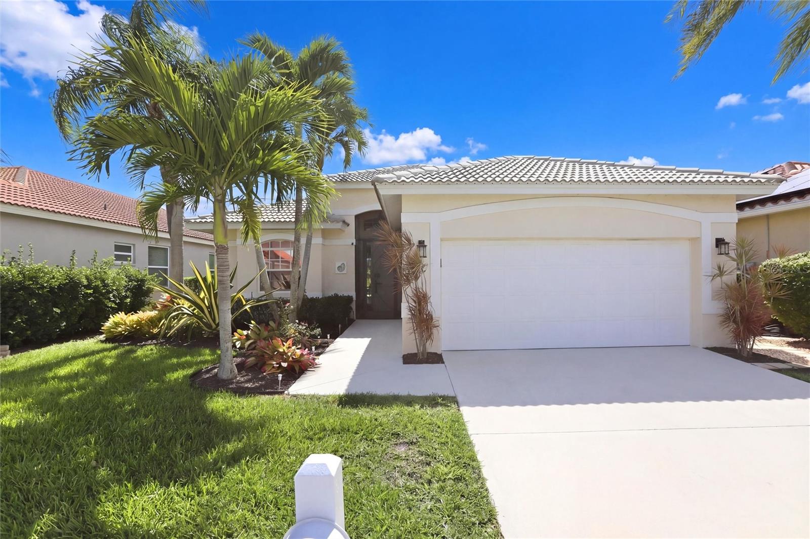 11198 Lakeland Circle, FL