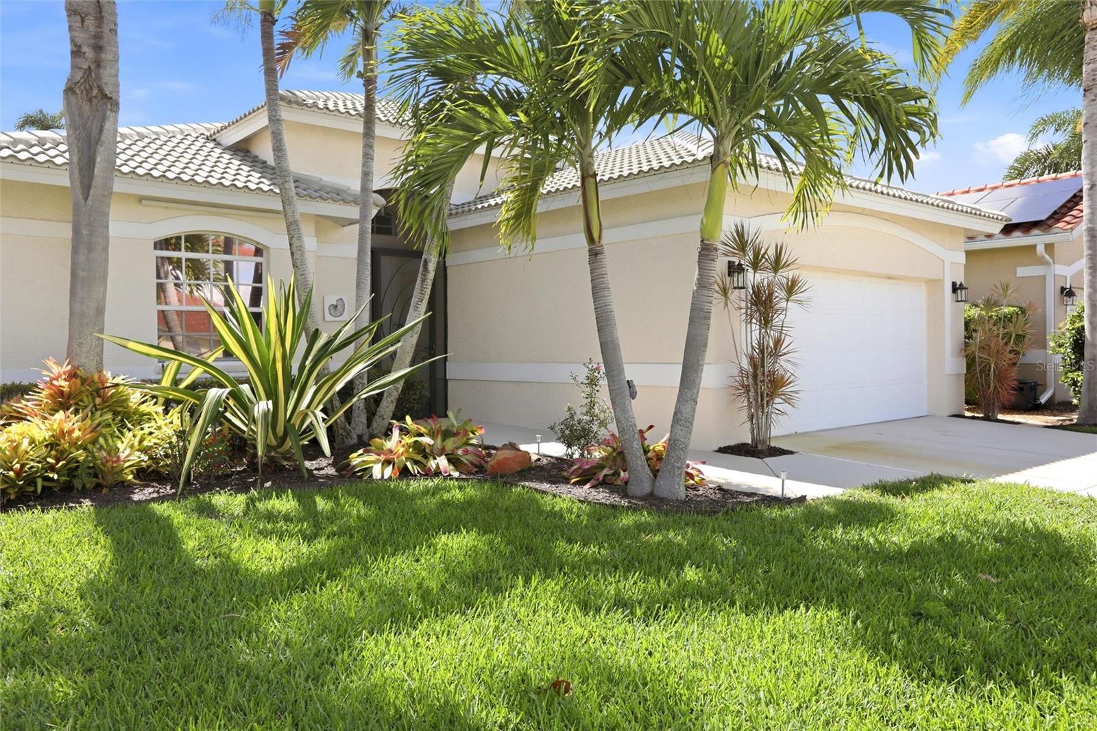 11198 Lakeland Circle, FL