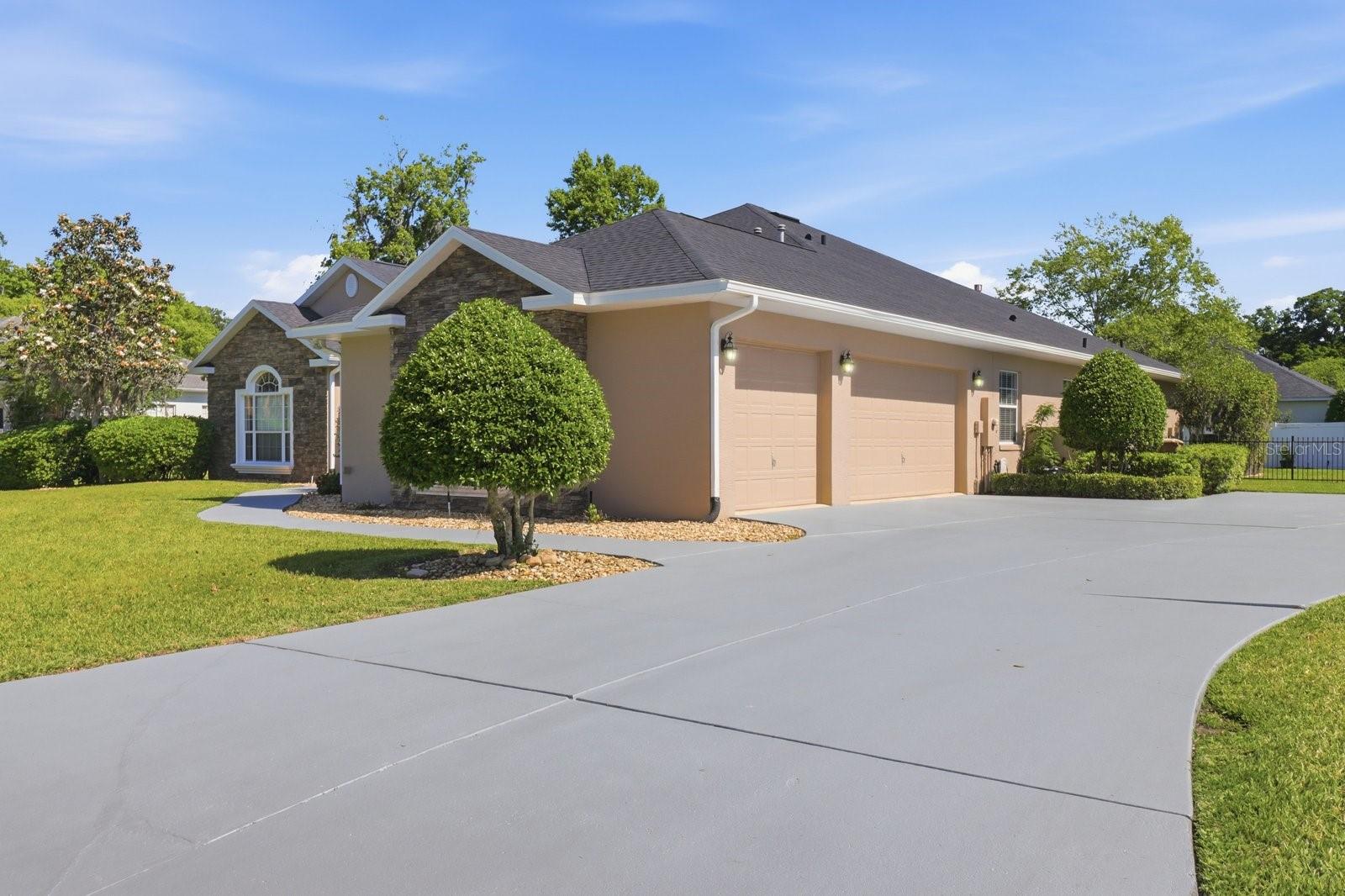 2125 25th Loop, FL