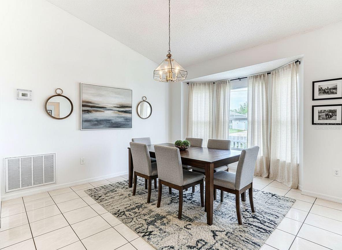 972 Cambridge Court, FL