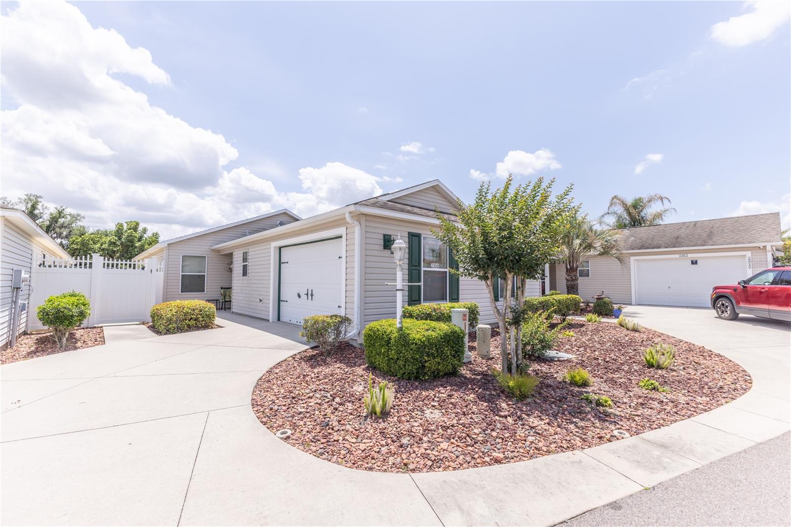 2306 Nackman Place, FL