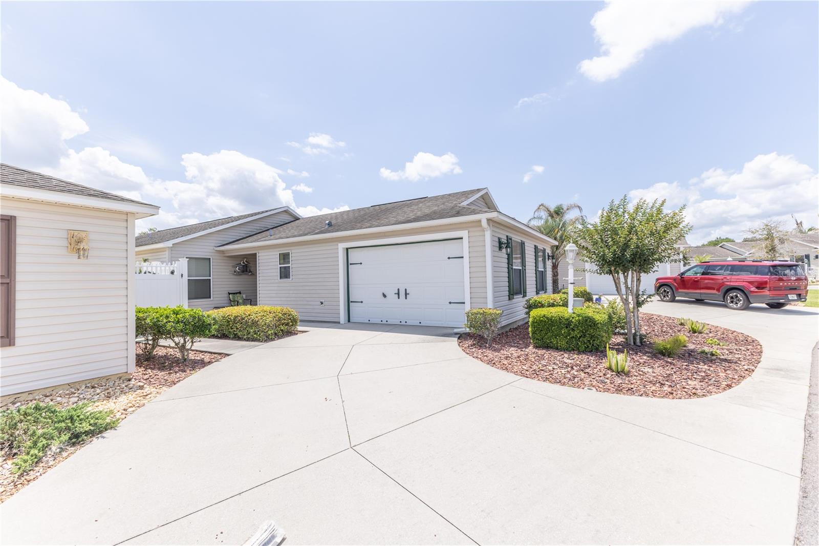 2306 Nackman Place, FL