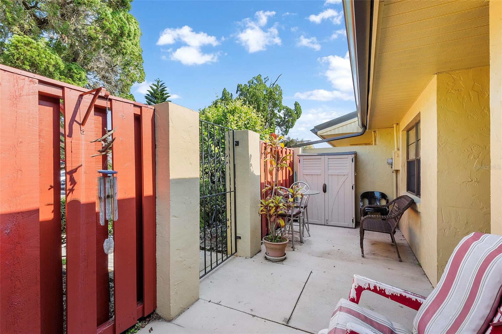 665 Broadmoor Circle, FL