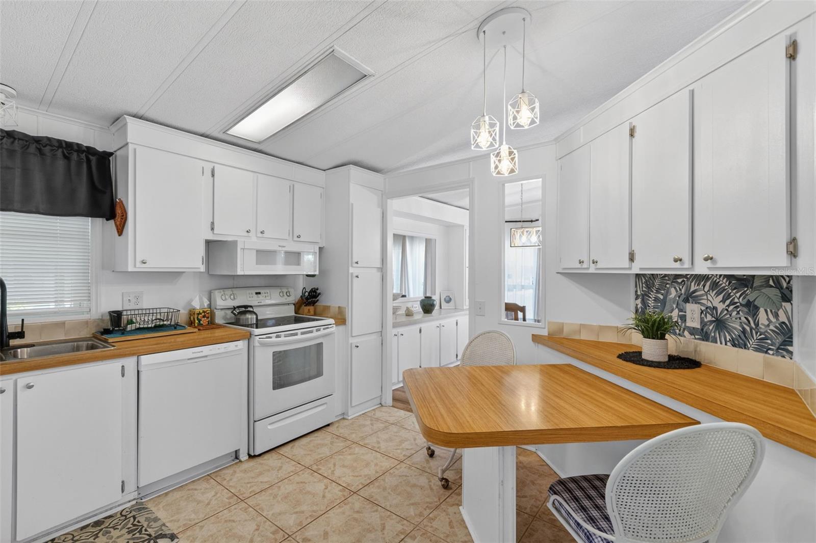 485 Loma Linda, FL