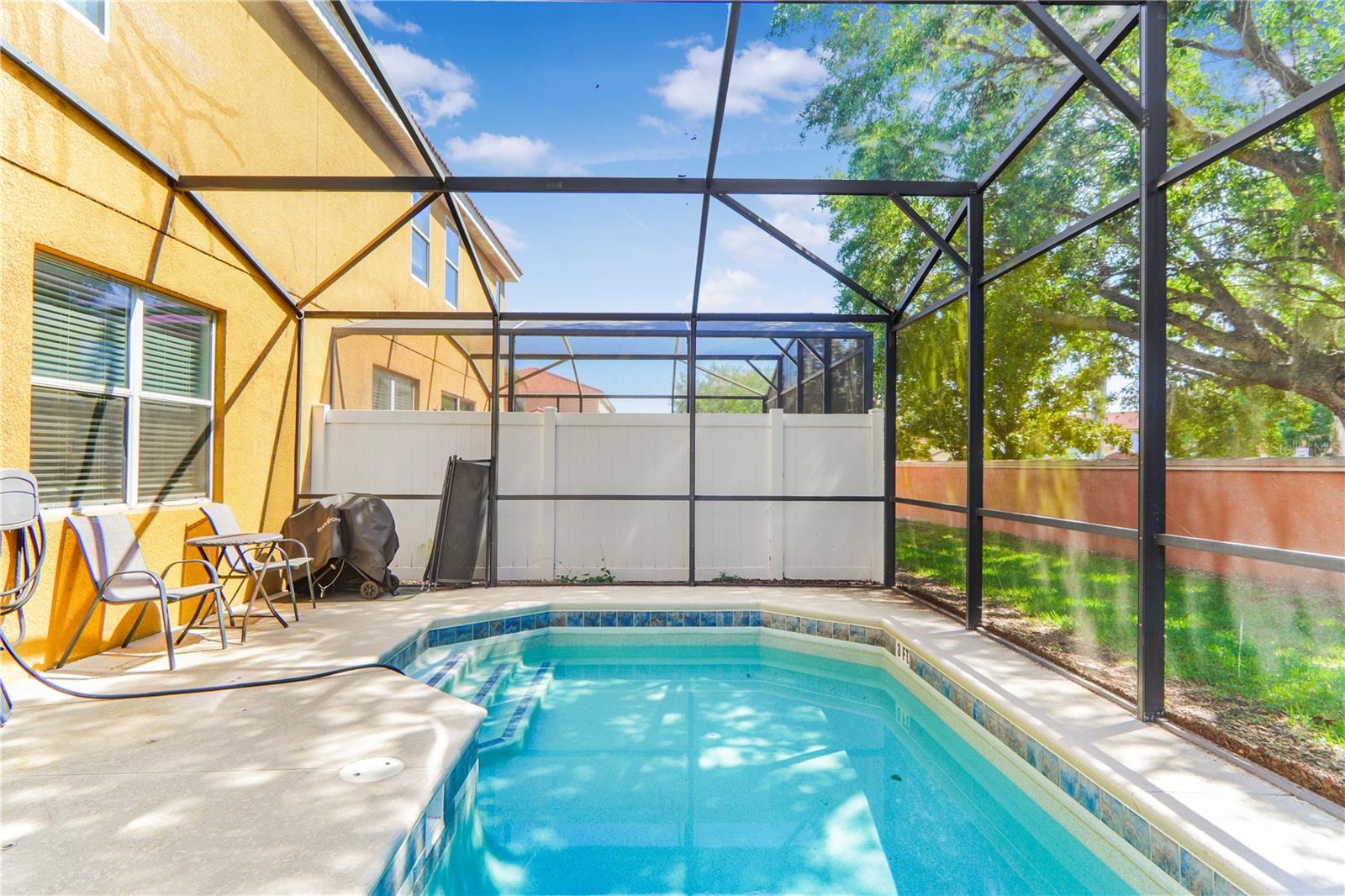 620 Las Fuentes Drive, FL