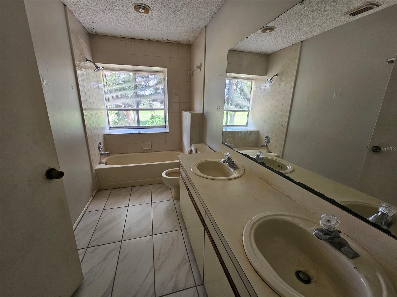 6560 Whirlaway Circle, FL