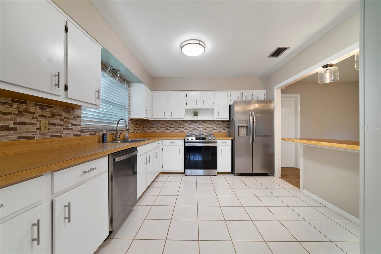 146 Mayfair Court, FL