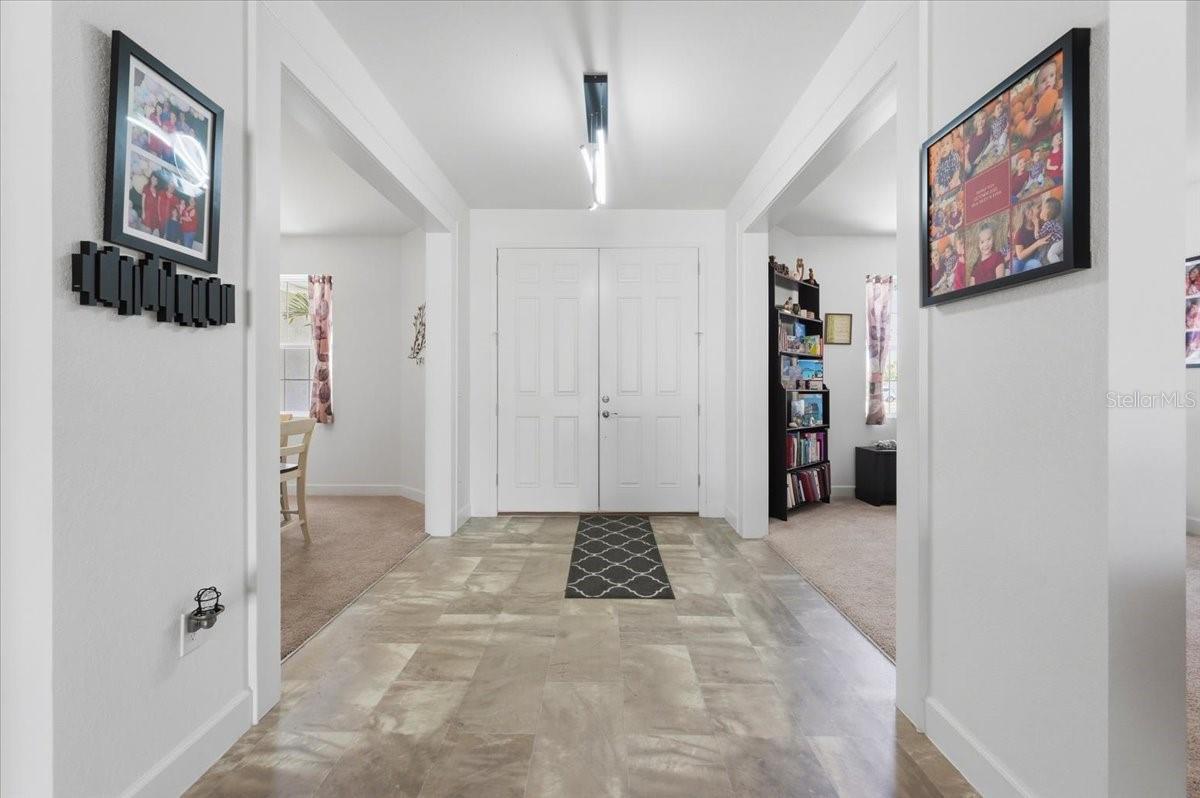312 Denna Lane, FL