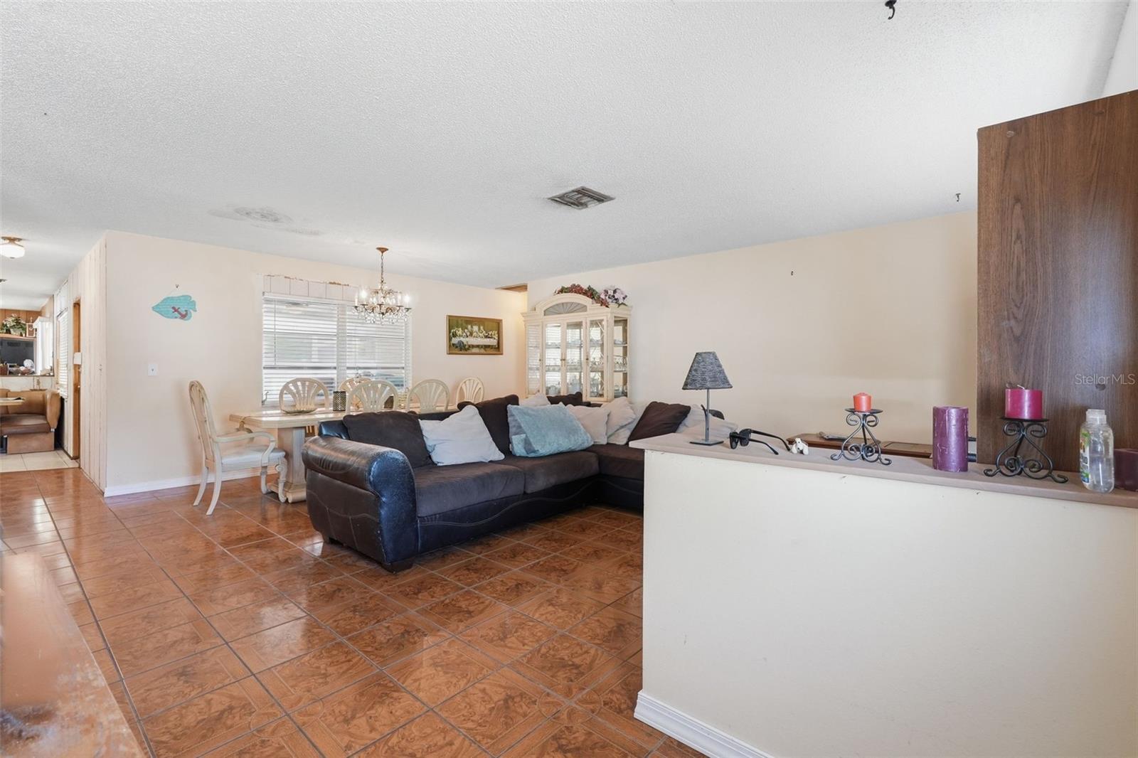 636 Tessier Court, FL