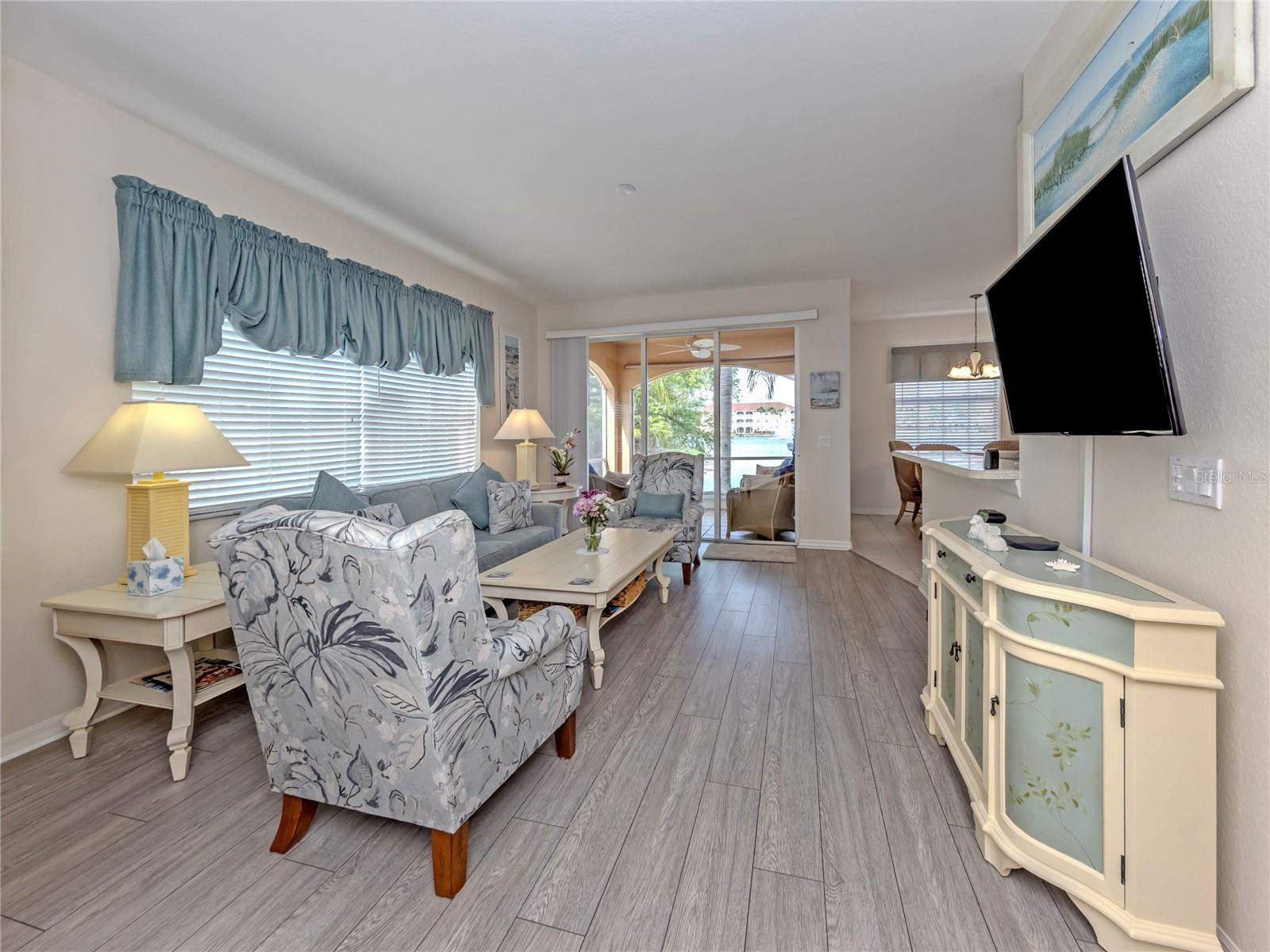 121 Auburn Road, FL