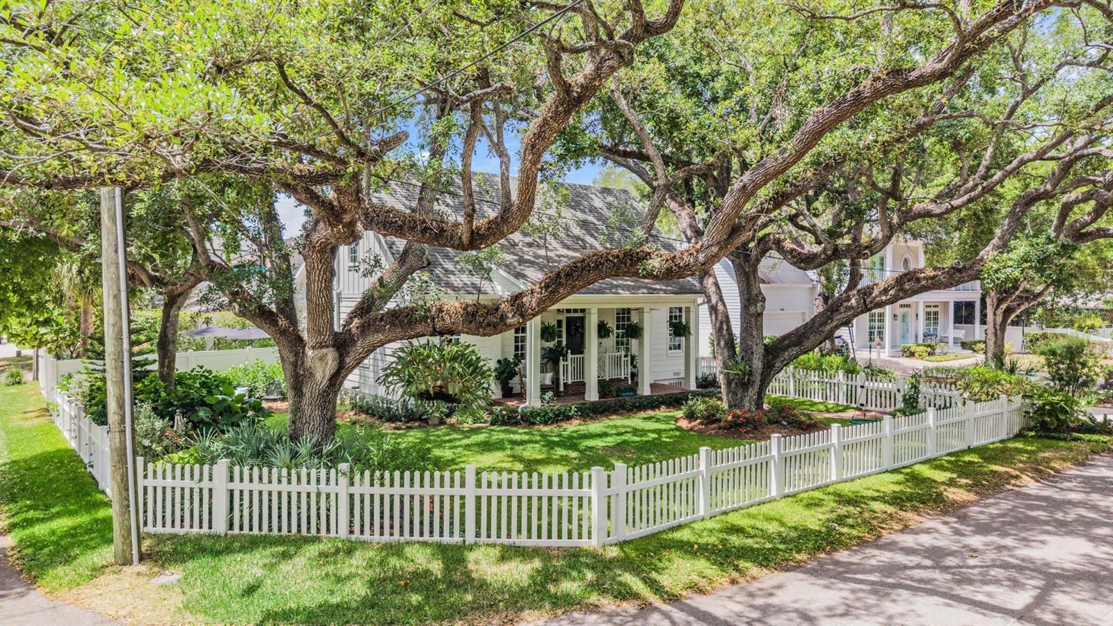 1707 Hesperides Street, FL
