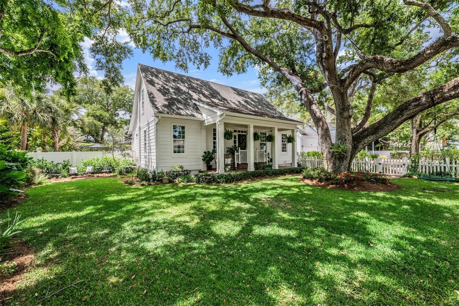 1707 Hesperides Street, FL