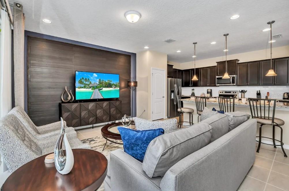2407 Dubai Street, FL
