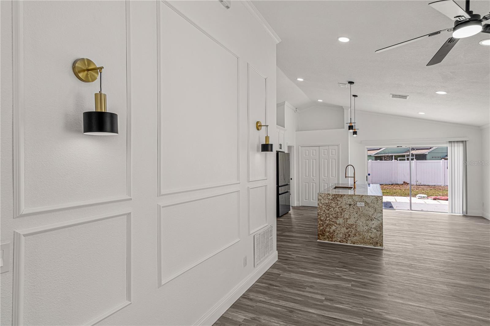 2402 Avalon Court, FL