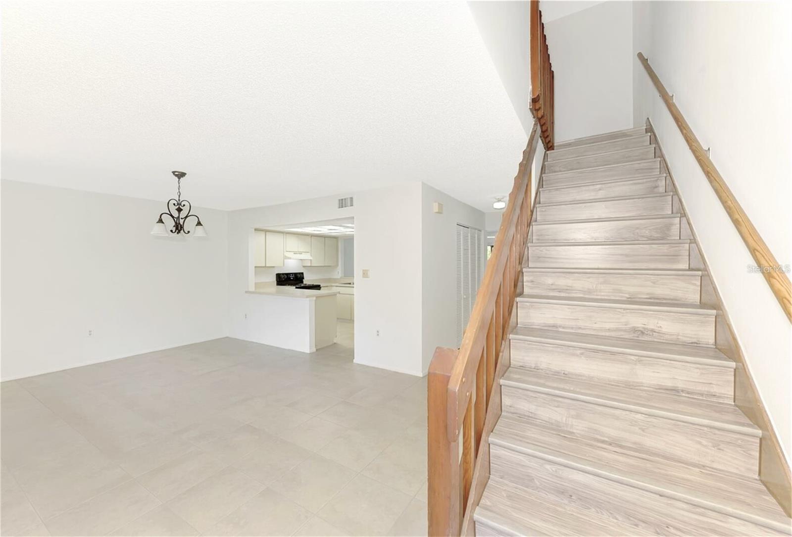935 Sunridge Way, FL