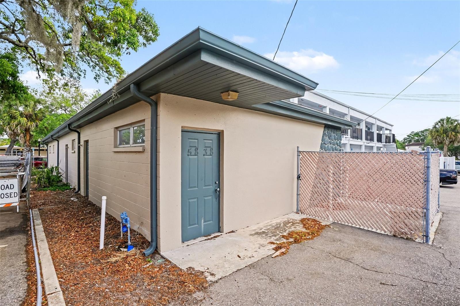 5838 Main Street, FL
