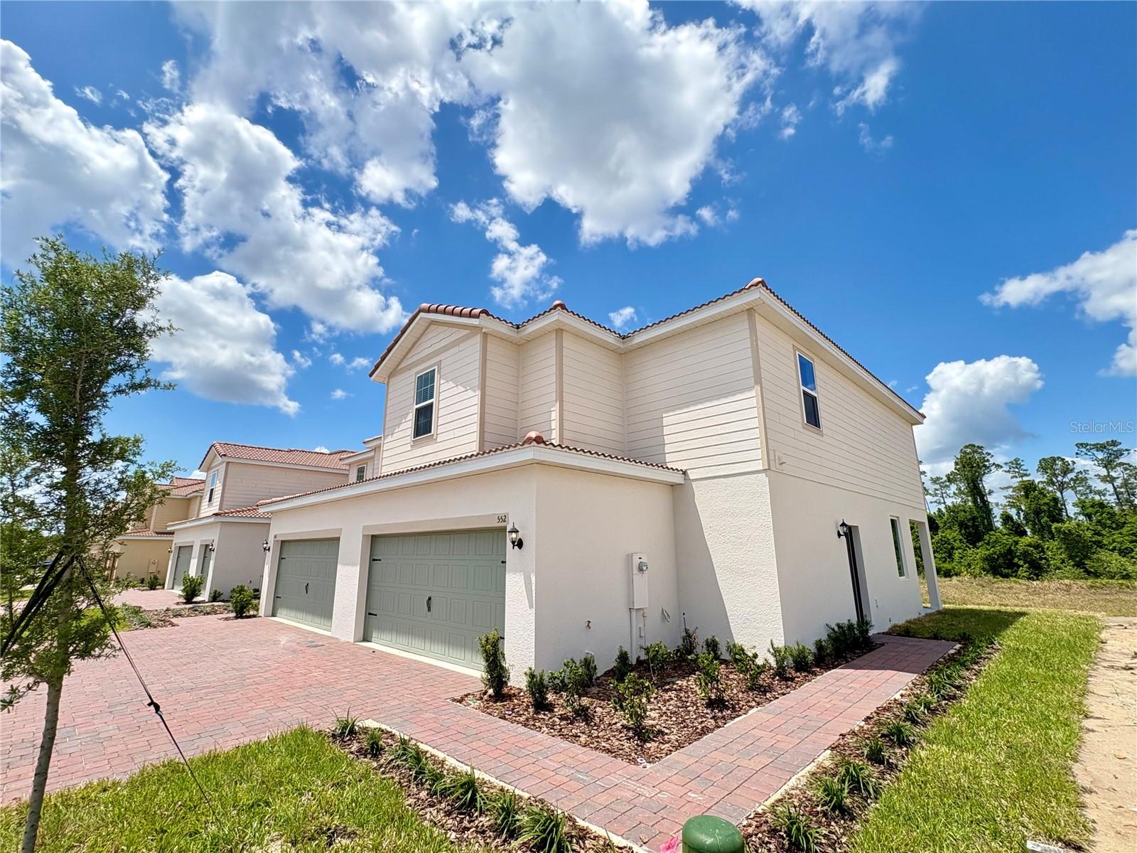 552 Bay Leaf Drive, FL