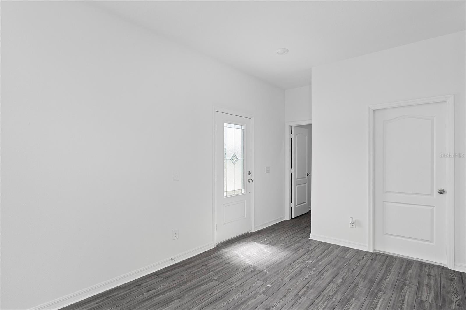 552 Bay Leaf Drive, FL