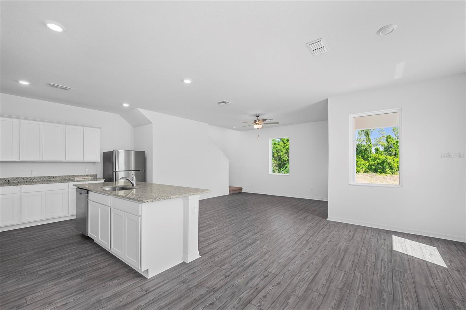 552 Bay Leaf Drive, FL