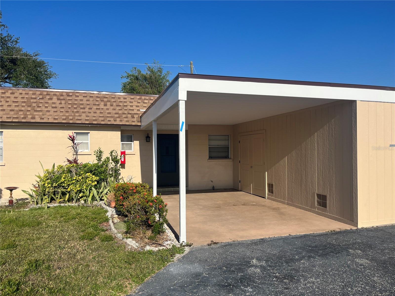 655 Park Circle, FL