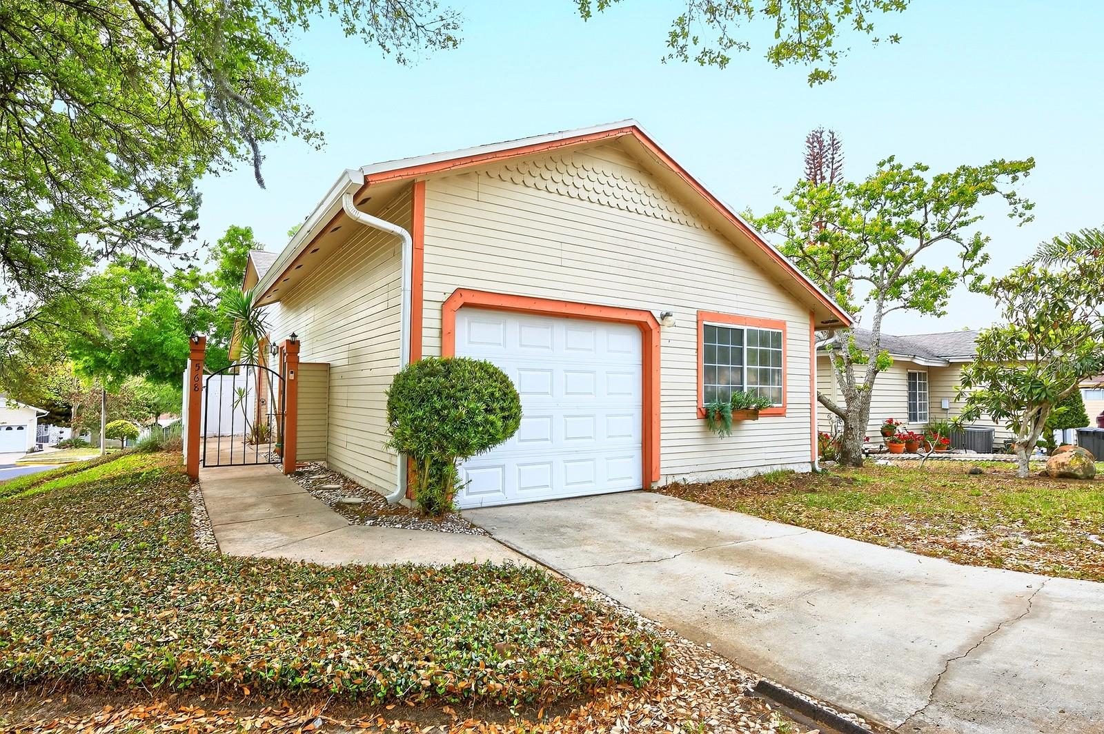 568 Abington Court, FL