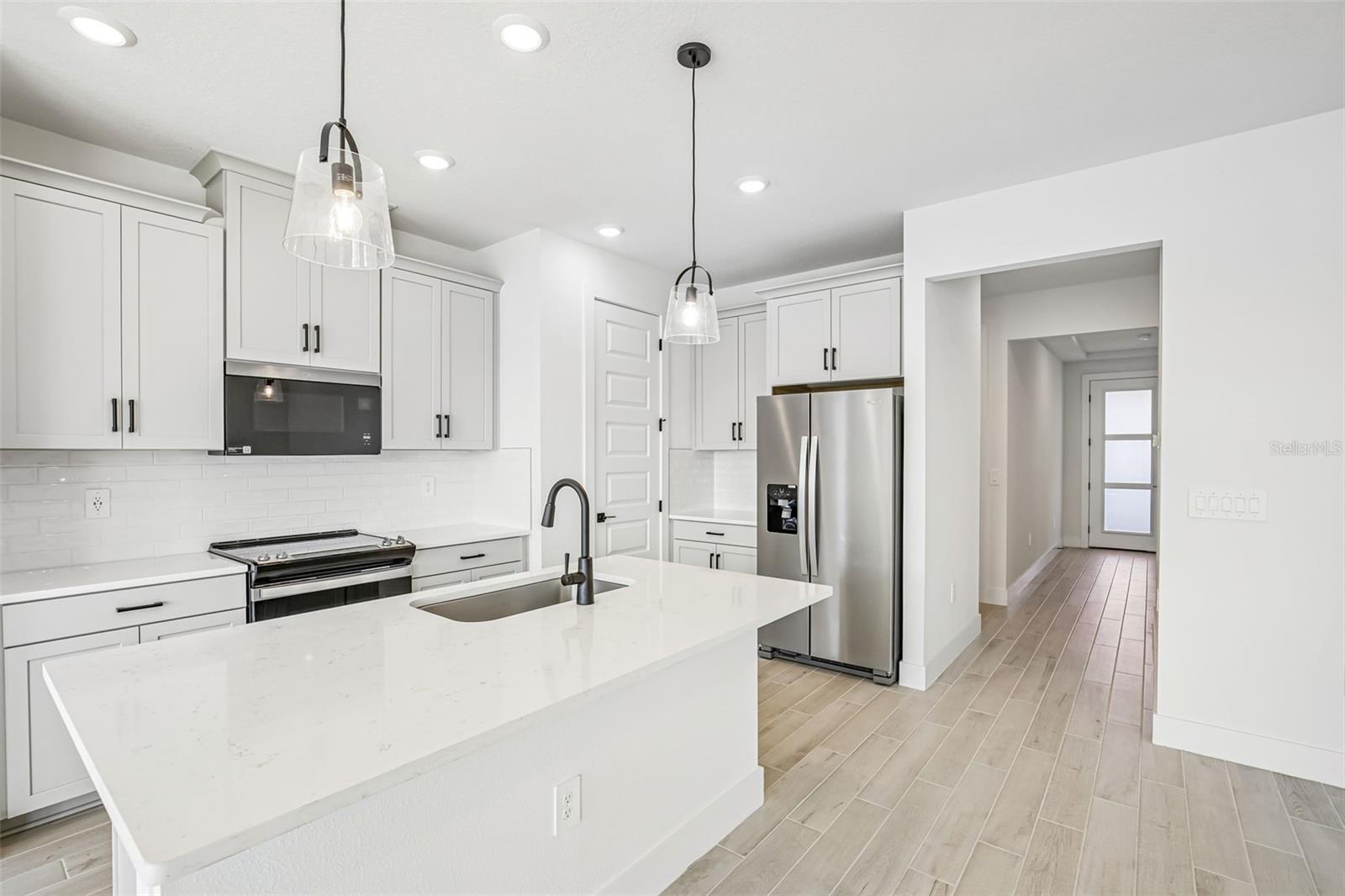 192 Shady Edge Loop, FL