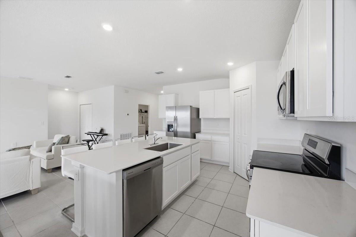 2350 Mckinley Drive, FL