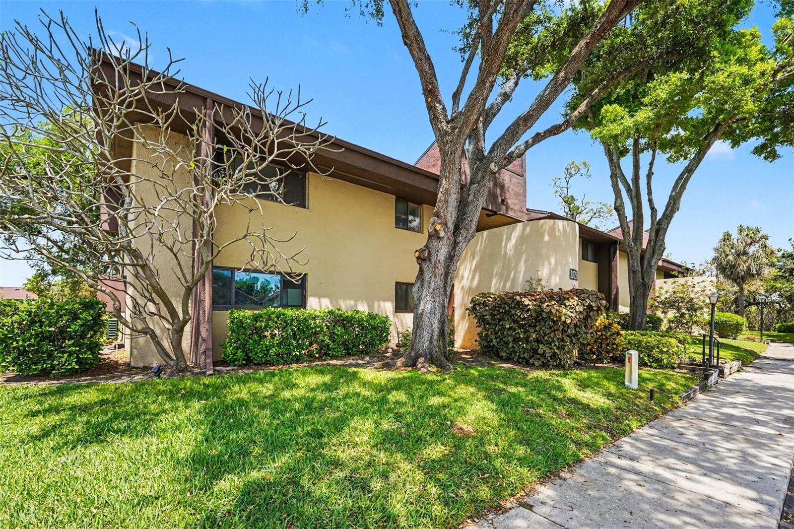 10755 Village Club Circle, FL