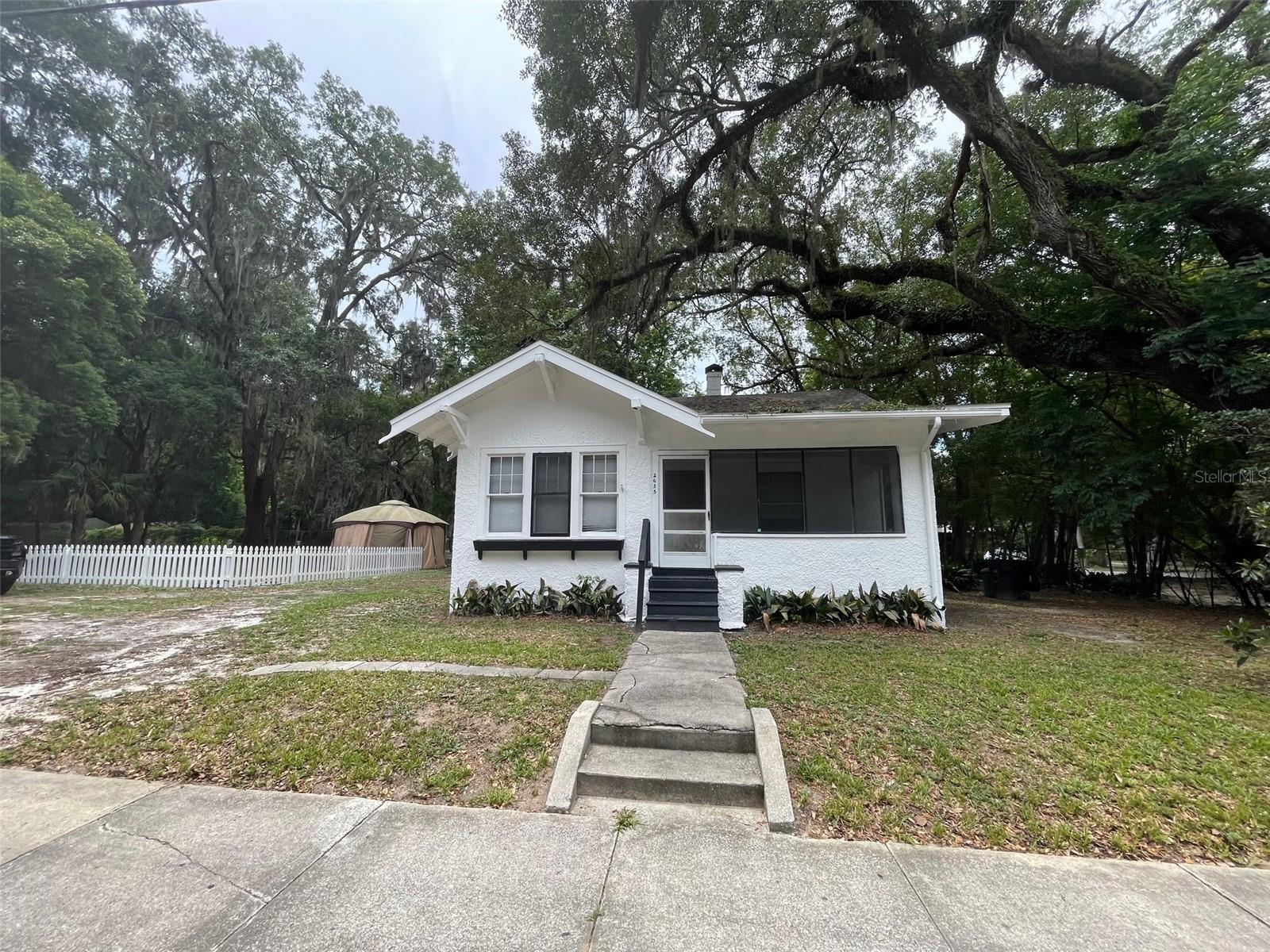 2635 University Avenue, FL