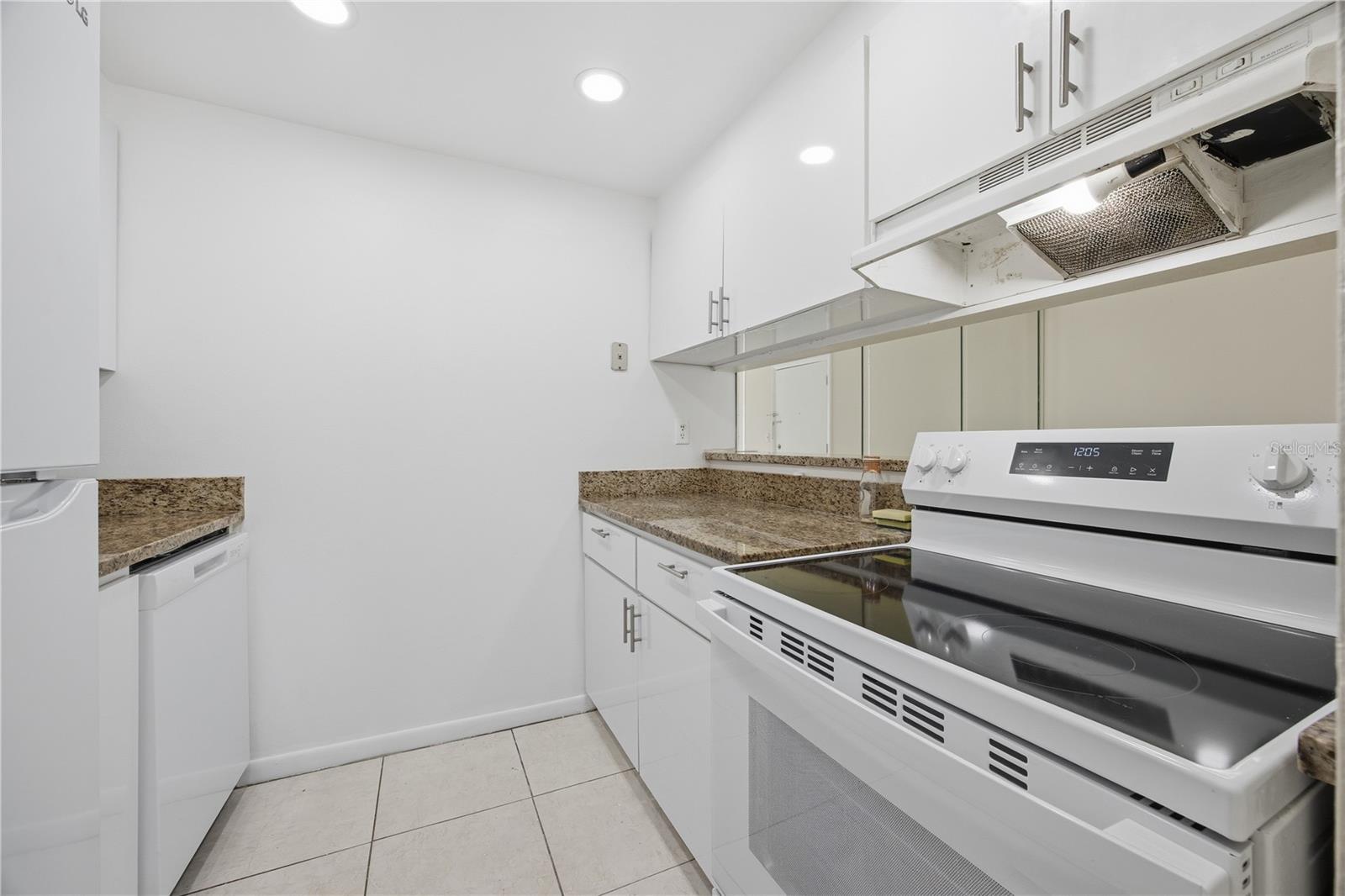 925 Oak Ridge Road, FL